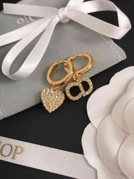 earrings charm studd home dijia cd letter diamond inlaid 925 silver needle high-end version light luxury high sense, Golden
earrings charm studd home dijia cd letter diamond inlaid 925 silver needle high-end version light luxury high sense, Golden