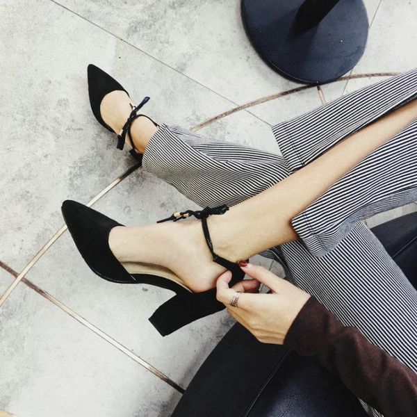 sianie tianie 2021 summer pointed toe block high heels lady pumps front cross-strap party wedding women sandals big size 48, Black
sianie tianie 2021 summer pointed toe block high heels lady pumps front cross-strap party wedding women sandals big size 48, Black