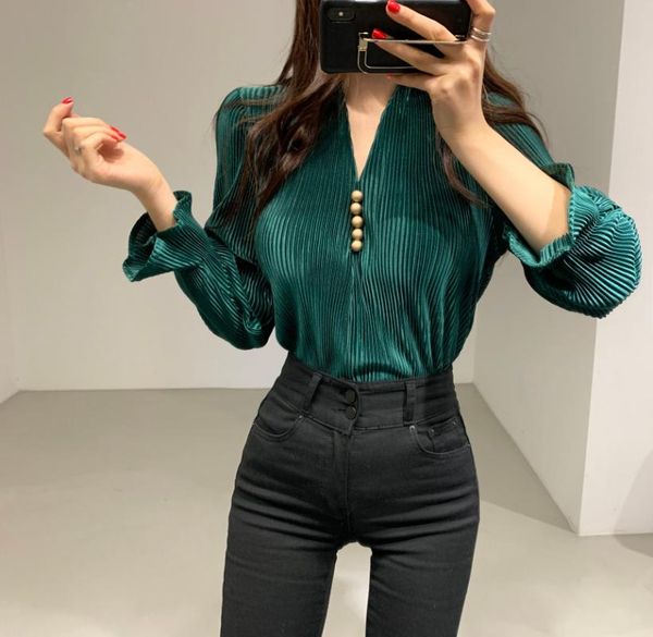women's blouses & shirts superaen retro v-neck pleated button decoration loose all match flared sleeve shirt pullover spring and autumn, White
women's blouses & shirts superaen retro v-neck pleated button decoration loose all match flared sleeve shirt pullover spring and autumn, White