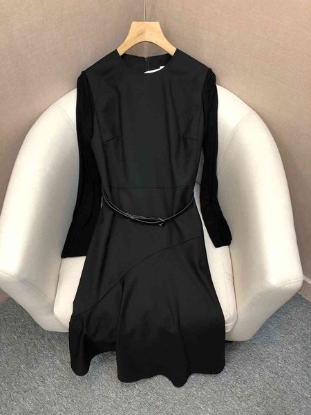 dress 97% virgin wool luxury design elegant lady knee length black cocktail belted, Black;gray
dress 97% virgin wool luxury design elegant lady knee length black cocktail belted, Black;gray