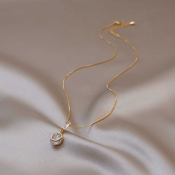 925 sterling silver geometric women's necklace, transparent zircon chain, luxury party jewelry
925 sterling silver geometric women's necklace, transparent zircon chain, luxury party jewelry