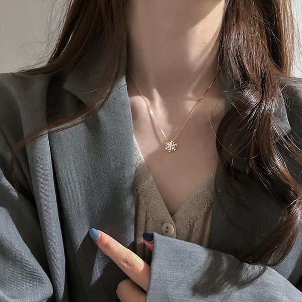 chains flash cubic zircon snowflake pendant necklace fashion clavicle chain rose gold silver color for women
chains flash cubic zircon snowflake pendant necklace fashion clavicle chain rose gold silver color for women