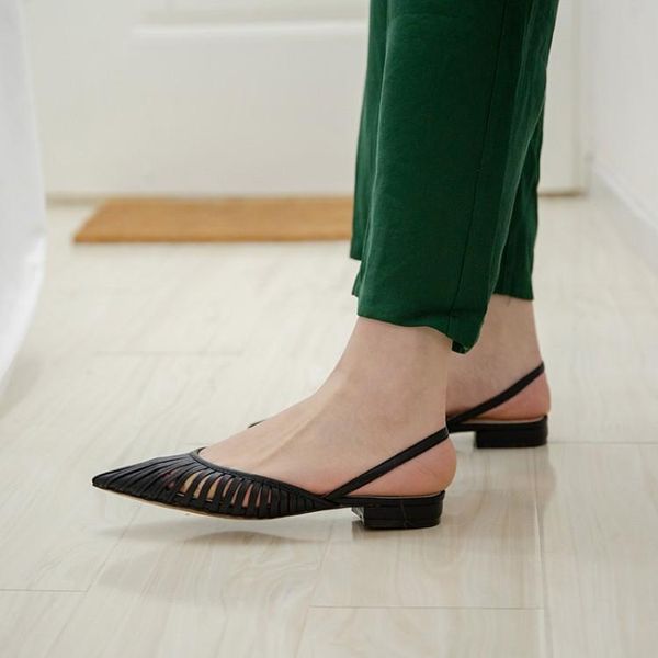 women sandals coarse low heel back strap soft surface sheepskin fashionable pointed toe ladies gladiator shoes size 34-39, Black
women sandals coarse low heel back strap soft surface sheepskin fashionable pointed toe ladies gladiator shoes size 34-39, Black
