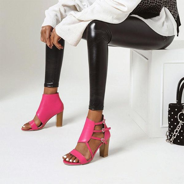 sandals simple, versatile, cool boots for the summer of 2021 are stylish one-line strappy, Black
sandals simple, versatile, cool boots for the summer of 2021 are stylish one-line strappy, Black