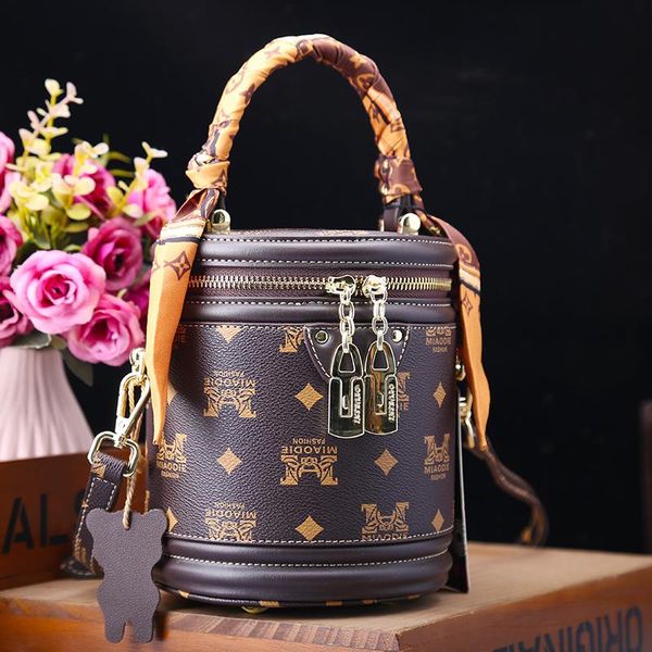 evening bags barrel shaped bag for women 2021 fashion all match retro prints one shoulder ladies genuine leather handbags
evening bags barrel shaped bag for women 2021 fashion all match retro prints one shoulder ladies genuine leather handbags
