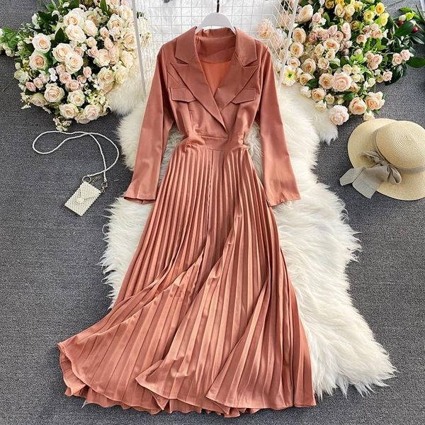 casual dresses the style of korean temperament suit collar dress for autumn and winter., Black;gray
casual dresses the style of korean temperament suit collar dress for autumn and winter., Black;gray