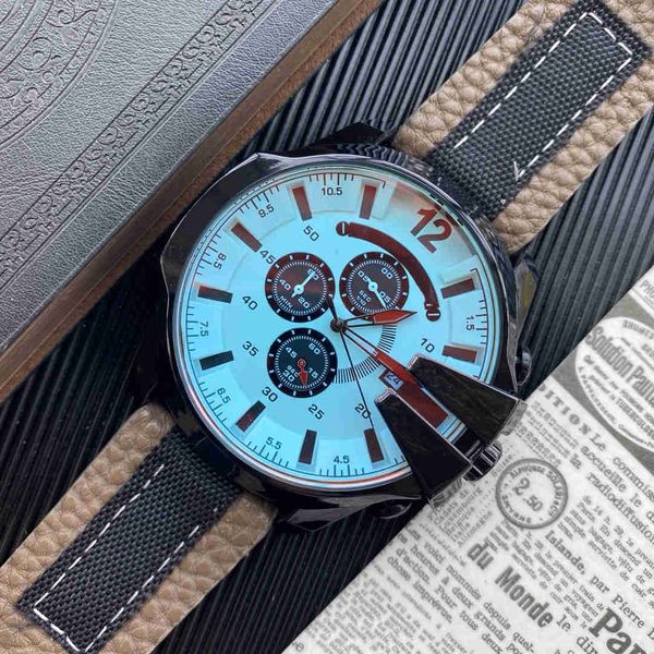 2021 fashion luxury man watch three needle work series with full calendar quartz watches dsai brand wrist skin super large dial, Slivery;brown
2021 fashion luxury man watch three needle work series with full calendar quartz watches dsai brand wrist skin super large dial, Slivery;brown