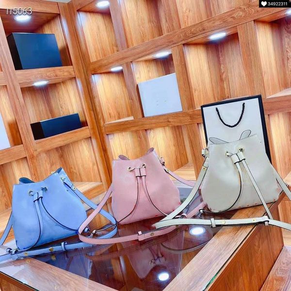 mini bucket bag designer floral print women's one shoulder messenger bag in three colors
mini bucket bag designer floral print women's one shoulder messenger bag in three colors