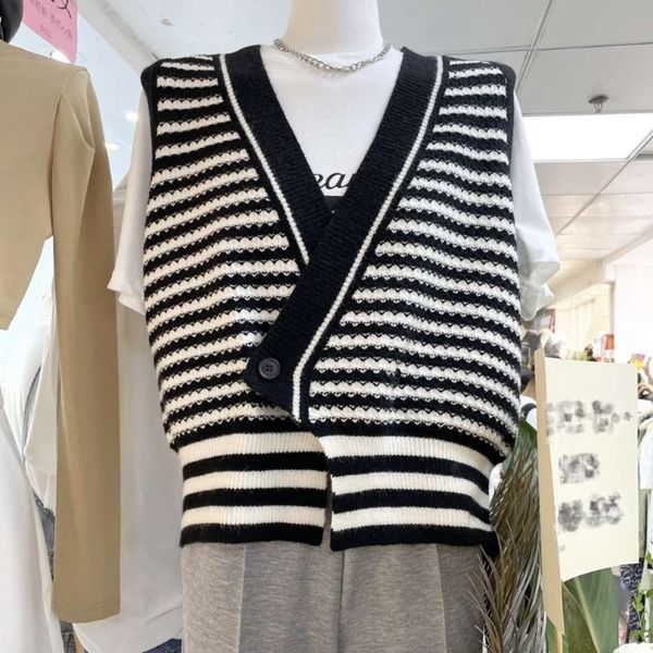 striped knitted vest women's cardigan with in autumn folding loose waistcoat sweater coat, White
striped knitted vest women's cardigan with in autumn folding loose waistcoat sweater coat, White