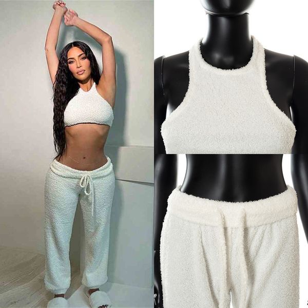 women's two piece white plush fluffy outfits backless crop sports bra and high waist loose pants clothing set color matching pajamas c
women's two piece white plush fluffy outfits backless crop sports bra and high waist loose pants clothing set color matching pajamas c