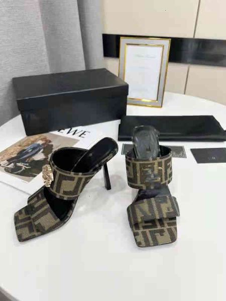 sandals 2022 fashion designer mesh strap with high heel square sandals is a must for girls in summer including boxes and bags 4p6g, Black
sandals 2022 fashion designer mesh strap with high heel square sandals is a must for girls in summer including boxes and bags 4p6g, Black