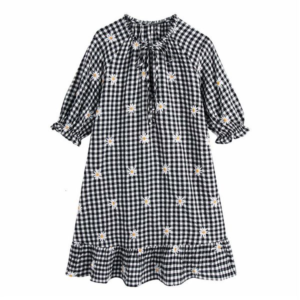 casual dresses women fashion flower embroidery za summer mini female drawstring o-neck black plaid high waist dress chic 65g3, Black;gray
casual dresses women fashion flower embroidery za summer mini female drawstring o-neck black plaid high waist dress chic 65g3, Black;gray