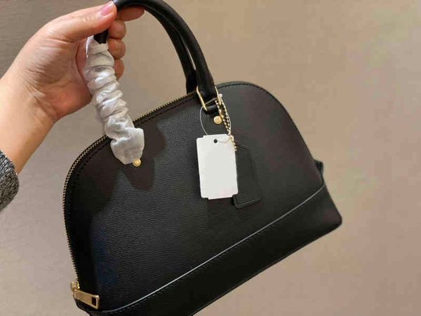 shell shape bags women vintage handbag shoulder leather designer crossbody female solid color purses 220309
shell shape bags women vintage handbag shoulder leather designer crossbody female solid color purses 220309