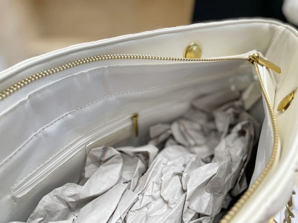 the 2021, classic fashion perfect bag new handbag capacity bags luxury goods plain linen large wholesale handbags designers
the 2021, classic fashion perfect bag new handbag capacity bags luxury goods plain linen large wholesale handbags designers