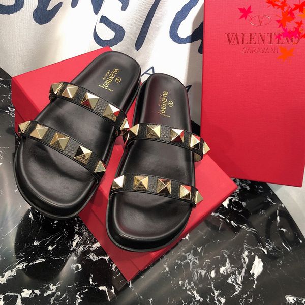 2021 designer luxurys slippers women sandals fashion beach shoes flip flops flat non-slip classical hole slipper with box size 35-41 -g0570, Black
2021 designer luxurys slippers women sandals fashion beach shoes flip flops flat non-slip classical hole slipper with box size 35-41 -g0570, Black