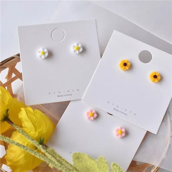 korean small fresh daisy flower stud earrings 2021 fashion 3 color geometric girl ear jewelry gift, Golden;silver
korean small fresh daisy flower stud earrings 2021 fashion 3 color geometric girl ear jewelry gift, Golden;silver
