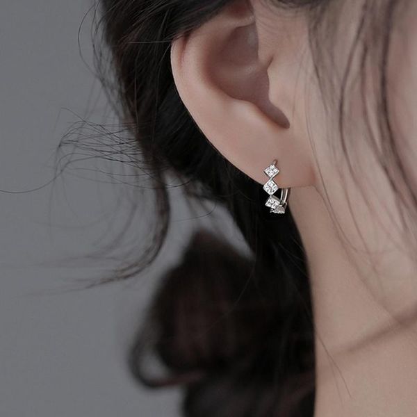 hoop & huggie binmonray 925 sterling silver geometry prismatic inlaid zircon small ear buckle women girl trend design luxury summer jewelry, Golden;silver
hoop & huggie binmonray 925 sterling silver geometry prismatic inlaid zircon small ear buckle women girl trend design luxury summer jewelry, Golden;silver