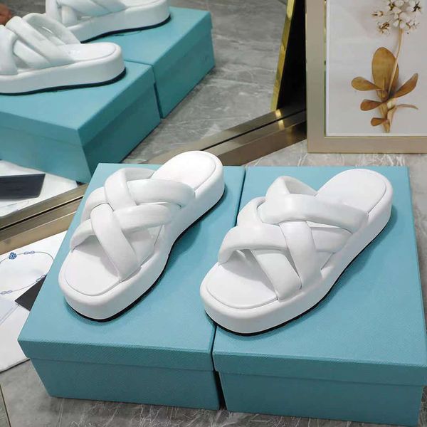 european classic luxury style women's slippers fashion weaving style sandal embossed letter shoes flat slipper sole soft and comfortabl, Black
european classic luxury style women's slippers fashion weaving style sandal embossed letter shoes flat slipper sole soft and comfortabl, Black