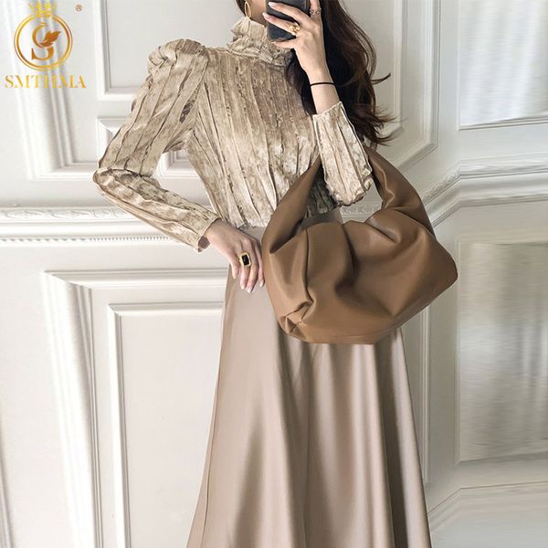 spring casual two pieces set women elegant turtleneck long-sleeved velvet shirt+female champagne gold satin skirt suit 210520, White
spring casual two pieces set women elegant turtleneck long-sleeved velvet shirt+female champagne gold satin skirt suit 210520, White
