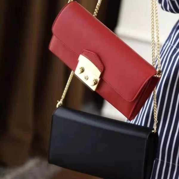 women luxurys designers bags 2021 leather purse, dinner single metal lock chain early spring high designer handbag handbags totes crossbody
women luxurys designers bags 2021 leather purse, dinner single metal lock chain early spring high designer handbag handbags totes crossbody