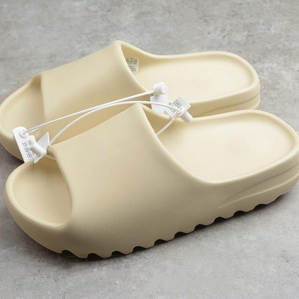 2021 mxt moon gray foam runner slipper desert sand black earth brown bone resin men womens beach platform sandal with box ysj
2021 mxt moon gray foam runner slipper desert sand black earth brown bone resin men womens beach platform sandal with box ysj
