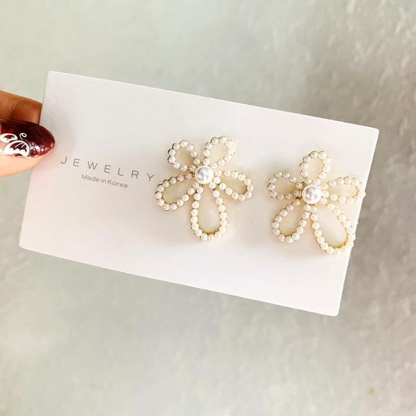 stud earrings for women fashionable flower crystal pearl luxurious elegant geometric jewelry wholesale, Golden;silver
stud earrings for women fashionable flower crystal pearl luxurious elegant geometric jewelry wholesale, Golden;silver