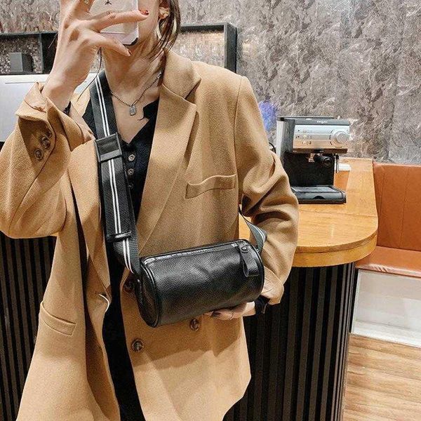 women's suits & blazers style fashion cylinder bag trend wide shoulder belt round design feeling single slant span, White;black
women's suits & blazers style fashion cylinder bag trend wide shoulder belt round design feeling single slant span, White;black