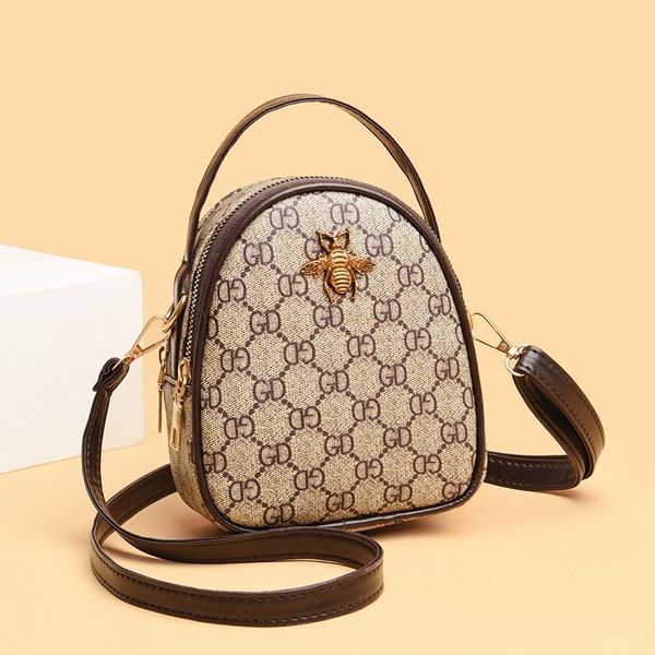 luxury design bag female new single shoulder diagonal handbag texture foreign style fashion personalized simple bag purses
luxury design bag female new single shoulder diagonal handbag texture foreign style fashion personalized simple bag purses