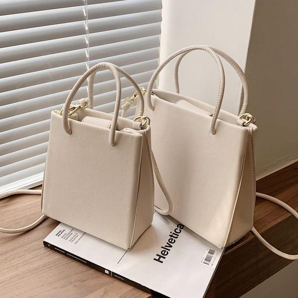 cross body simple texture summer all-match handbag 2021 high-end women's designer western style one-shoulder messenger bag
cross body simple texture summer all-match handbag 2021 high-end women's designer western style one-shoulder messenger bag