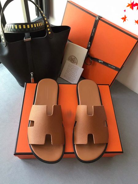 2021 designer fashion luxurys men slippers summer beach genuine leather rivet slipper flip flops sandals man casual flat slides with box lar, Black
2021 designer fashion luxurys men slippers summer beach genuine leather rivet slipper flip flops sandals man casual flat slides with box lar, Black