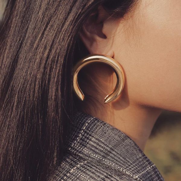 stud trendy round circle earrings simple opening empty metal pipe big for women catwalk street s model earring, Golden;silver
stud trendy round circle earrings simple opening empty metal pipe big for women catwalk street s model earring, Golden;silver