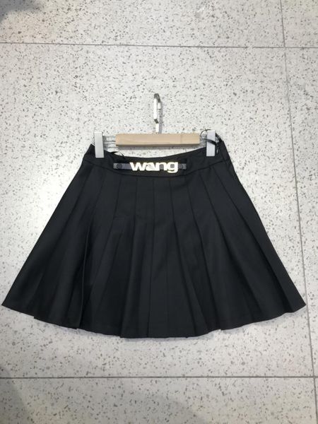 2021 spring and summer new products college style fashion heavy industry letter metal buckle pleated skirt, Blue
2021 spring and summer new products college style fashion heavy industry letter metal buckle pleated skirt, Blue