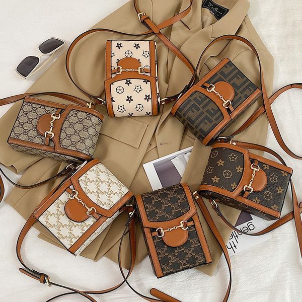 mobile phone horseshoe female bag 2021 buckle fashion shoulder korean new messenger letter box ujvqi
mobile phone horseshoe female bag 2021 buckle fashion shoulder korean new messenger letter box ujvqi