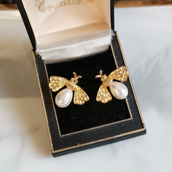 2021 designers women's earringsneedle s925 silver personality little bee pearl net red temperament small earrings 100 high sense gorgeo, Golden
2021 designers women's earringsneedle s925 silver personality little bee pearl net red temperament small earrings 100 high sense gorgeo, Golden