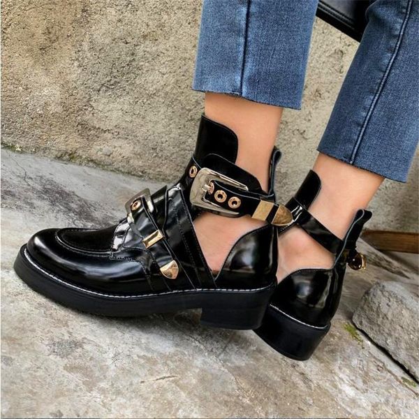 boots metal buckle in the strap decoration ladies thick heels black white round toe high spring and autumn heel
boots metal buckle in the strap decoration ladies thick heels black white round toe high spring and autumn heel