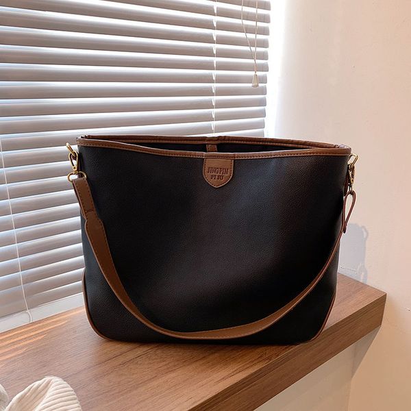 factory direct sale 75% off 2021 autumn and winter new simple tote korean leisure single shoulder messenger mommy large capacity bucket bags
factory direct sale 75% off 2021 autumn and winter new simple tote korean leisure single shoulder messenger mommy large capacity bucket bags
