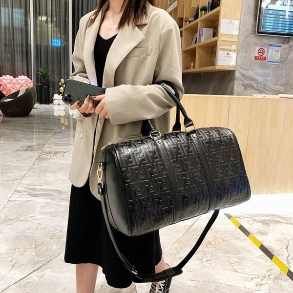 embossed 2021 new men's and women's short distance travel leisure boarding luggage portable fitness storage bags
embossed 2021 new men's and women's short distance travel leisure boarding luggage portable fitness storage bags