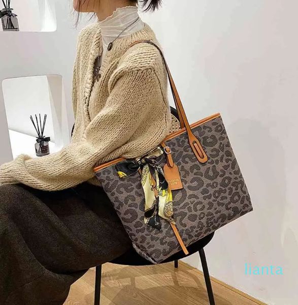 bag 2021 tot women's bag large capacity leopard hand high sense celebrity one shoulder