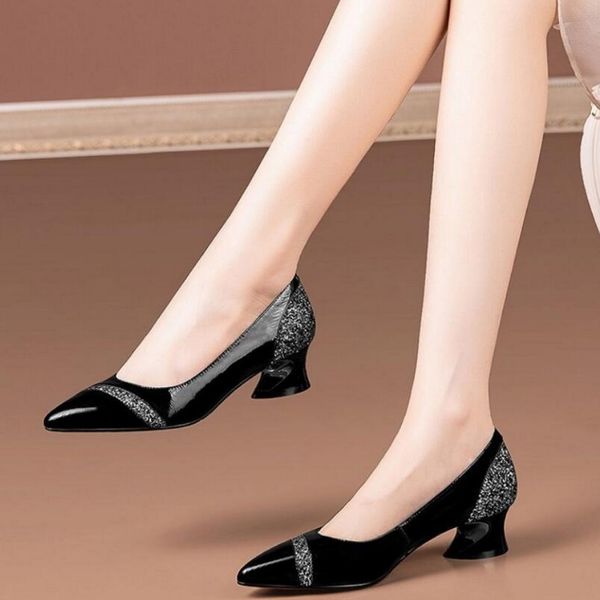 soft leather shallow shoespointed toe2022spring new rhinestone women mid heelsslip on female footwarebig sizeblack, Black
soft leather shallow shoespointed toe2022spring new rhinestone women mid heelsslip on female footwarebig sizeblack, Black