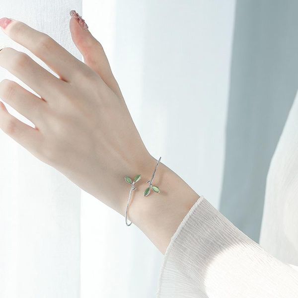 bangle contracted small fresh green leaf bracelet opens personality sweet opal bud silver hand ornaments, Black
bangle contracted small fresh green leaf bracelet opens personality sweet opal bud silver hand ornaments, Black