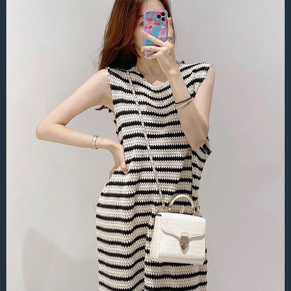 casual dresses women 2021 autumn winter fashion vintage stripe knitted sweater o-neck sleeveless loose pullovers chic female vestido, Black;gray
casual dresses women 2021 autumn winter fashion vintage stripe knitted sweater o-neck sleeveless loose pullovers chic female vestido, Black;gray