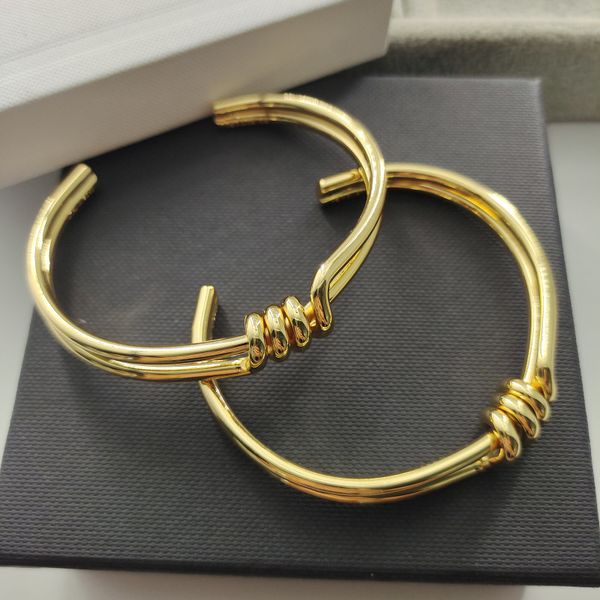 2021 new ba button pattern bare body three-dimensional opening versatile bracelet brass gold plating, Black
2021 new ba button pattern bare body three-dimensional opening versatile bracelet brass gold plating, Black