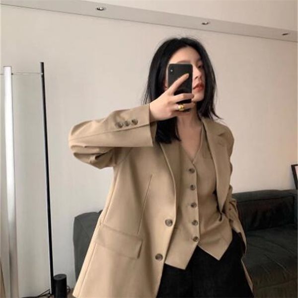 spring and autumn women's blazer casual solid color single-breasted pocket decoration loose jacket 211116, White;black
spring and autumn women's blazer casual solid color single-breasted pocket decoration loose jacket 211116, White;black