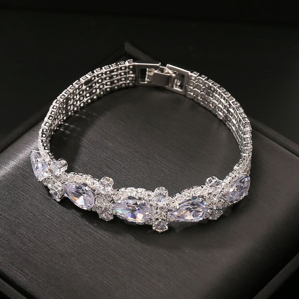 factory wholesale jewelry water drop zircon women's full diamond super flash fashion bracelet bride's jewelry b285 party gift 
factory wholesale jewelry water drop zircon women's full diamond super flash fashion bracelet bride's jewelry b285 party gift
