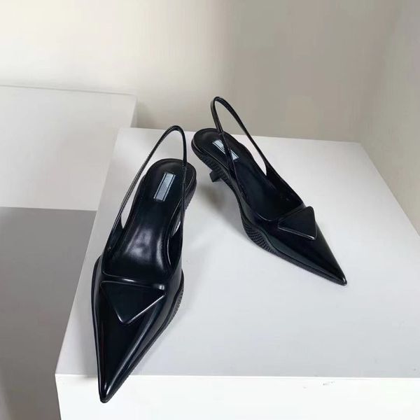 2021 lettre bow noeud haut femmes piste toe bas pointu talon gladiaor sandales femme design chaussures mesh 35-40 mkj002, Black
2021 lettre bow noeud haut femmes piste toe bas pointu talon gladiaor sandales femme design chaussures mesh 35-40 mkj002, Black
