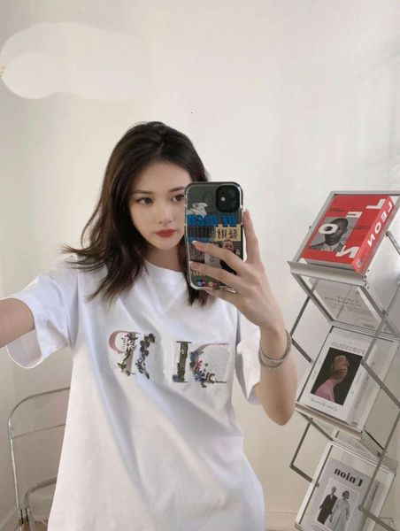 flower embroidery short-sleeved women's 21-letter round neck t shirt for men and women, White;black
flower embroidery short-sleeved women's 21-letter round neck t shirt for men and women, White;black