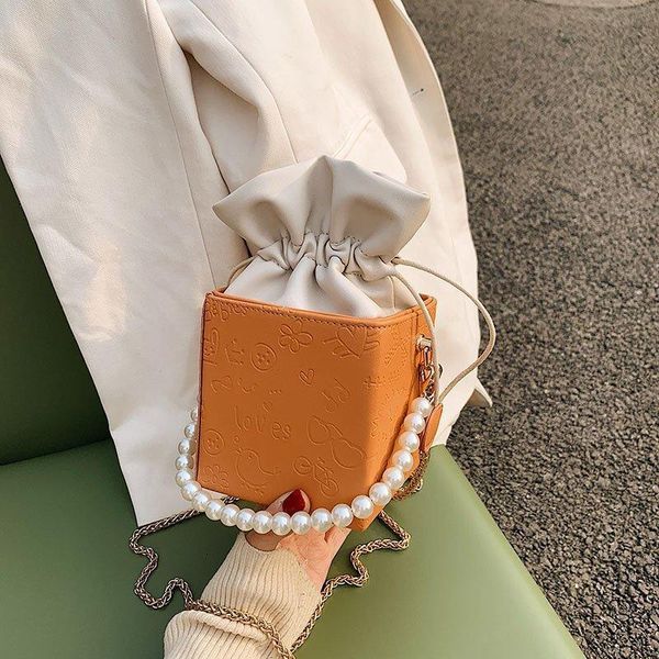 foreign style pearl small bag 2021embossed single shoulder messenger portable square fashion lady chain bucket cross body
foreign style pearl small bag 2021embossed single shoulder messenger portable square fashion lady chain bucket cross body