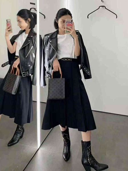 skirt 2021 Winter Luxury Design Knee Length Elegant Lady Pleated Lined Black 
skirt 2021 Winter Luxury Design Knee Length Elegant Lady Pleated Lined Black