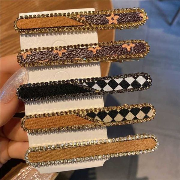 patchwork colors pattern printed children's hairpin fashion duckbill clip headdress korean side clips cute girl's forehead side ba, Slivery;white
patchwork colors pattern printed children's hairpin fashion duckbill clip headdress korean side clips cute girl's forehead side ba, Slivery;white