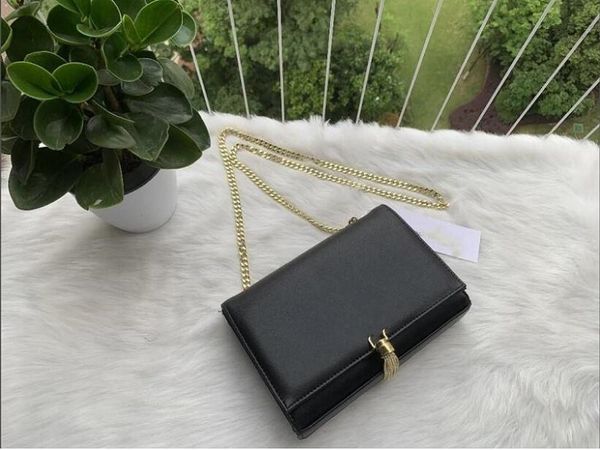 genuine leather chain purse fashion clutch lady chain shoulder bag cowhide handbag presbyopic card holder purse messenger women wholesale
genuine leather chain purse fashion clutch lady chain shoulder bag cowhide handbag presbyopic card holder purse messenger women wholesale
